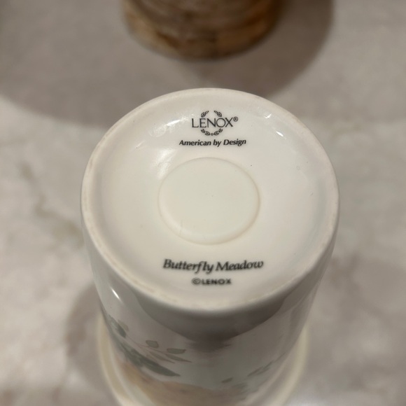 LENOX DISCONTINUED DESIGN “BUTTERFLY MEADOW” TRAVEL MUG WITH LID- EUC - Picture 12 of 12